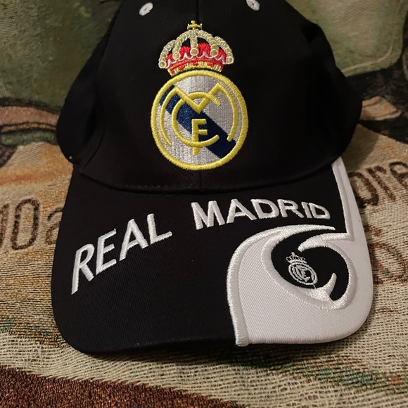 REAL MADRID Futbol Soccer Club Adult Cap Embroidered Adjustable 100% Cotton NEW - Picture 3 of 10